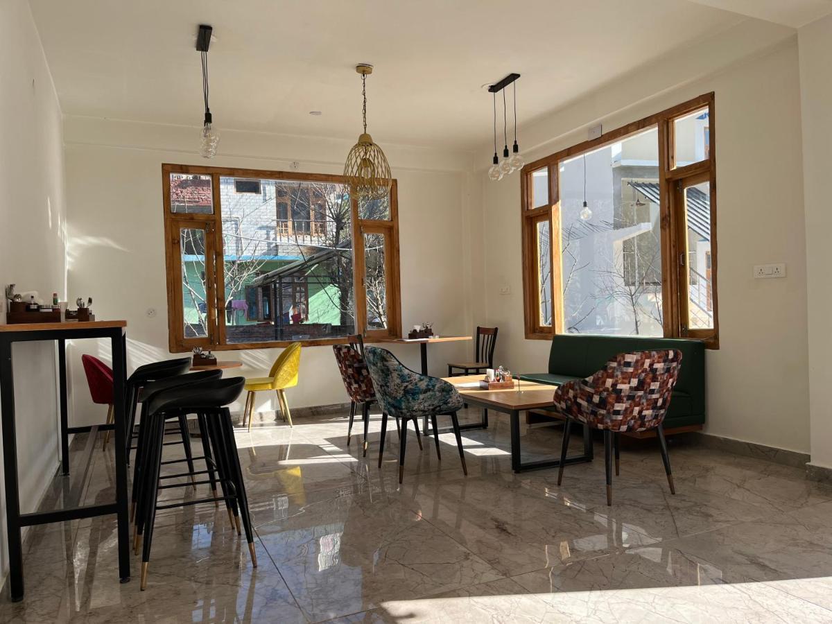 Hotel Adinova Kasol Bagian luar foto
