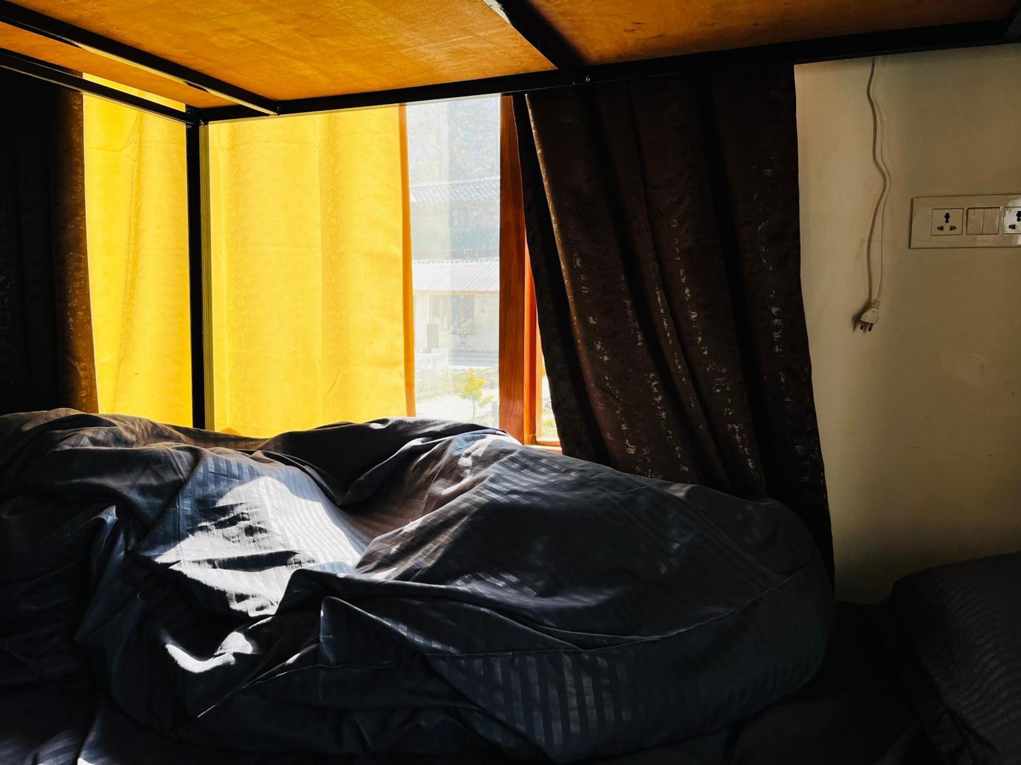 Hotel Adinova Kasol Bagian luar foto