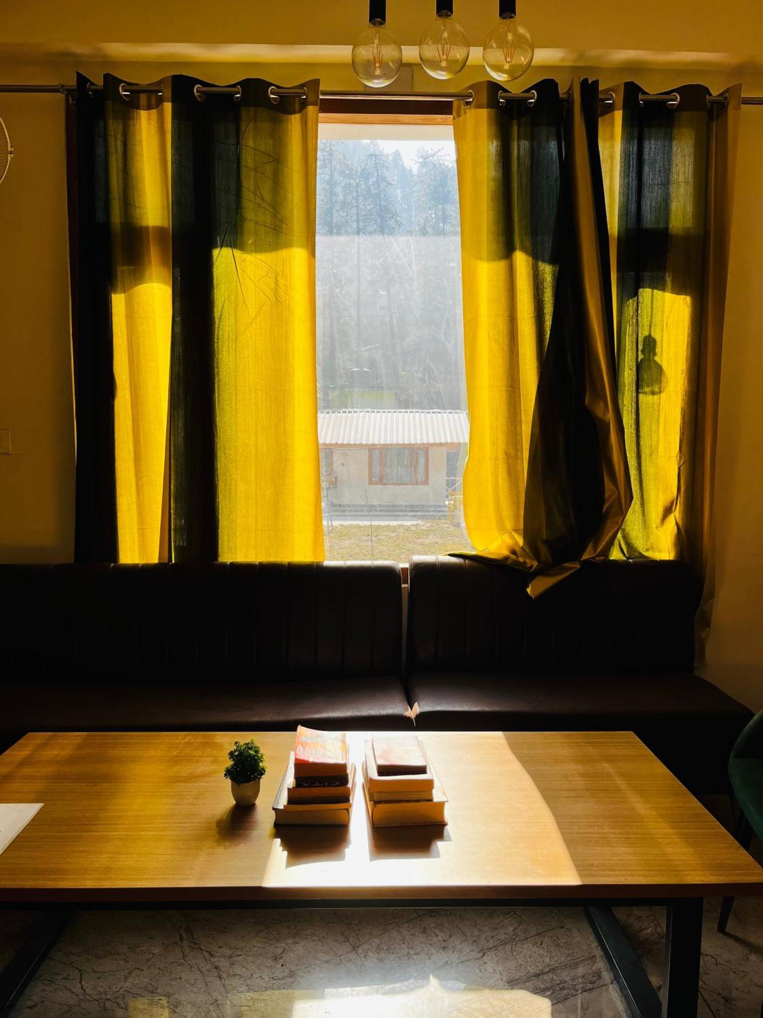 Hotel Adinova Kasol Bagian luar foto