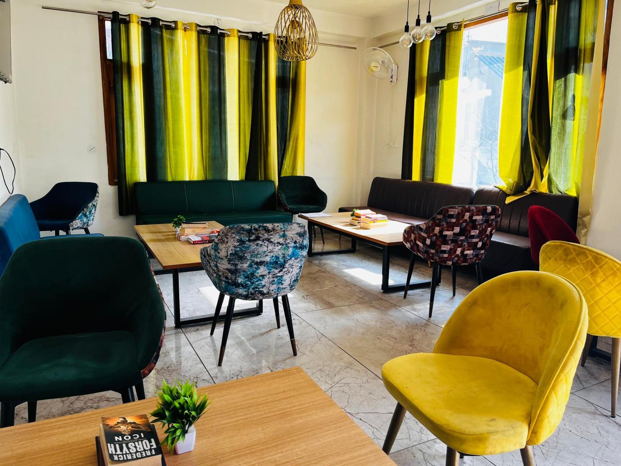 Hotel Adinova Kasol Bagian luar foto