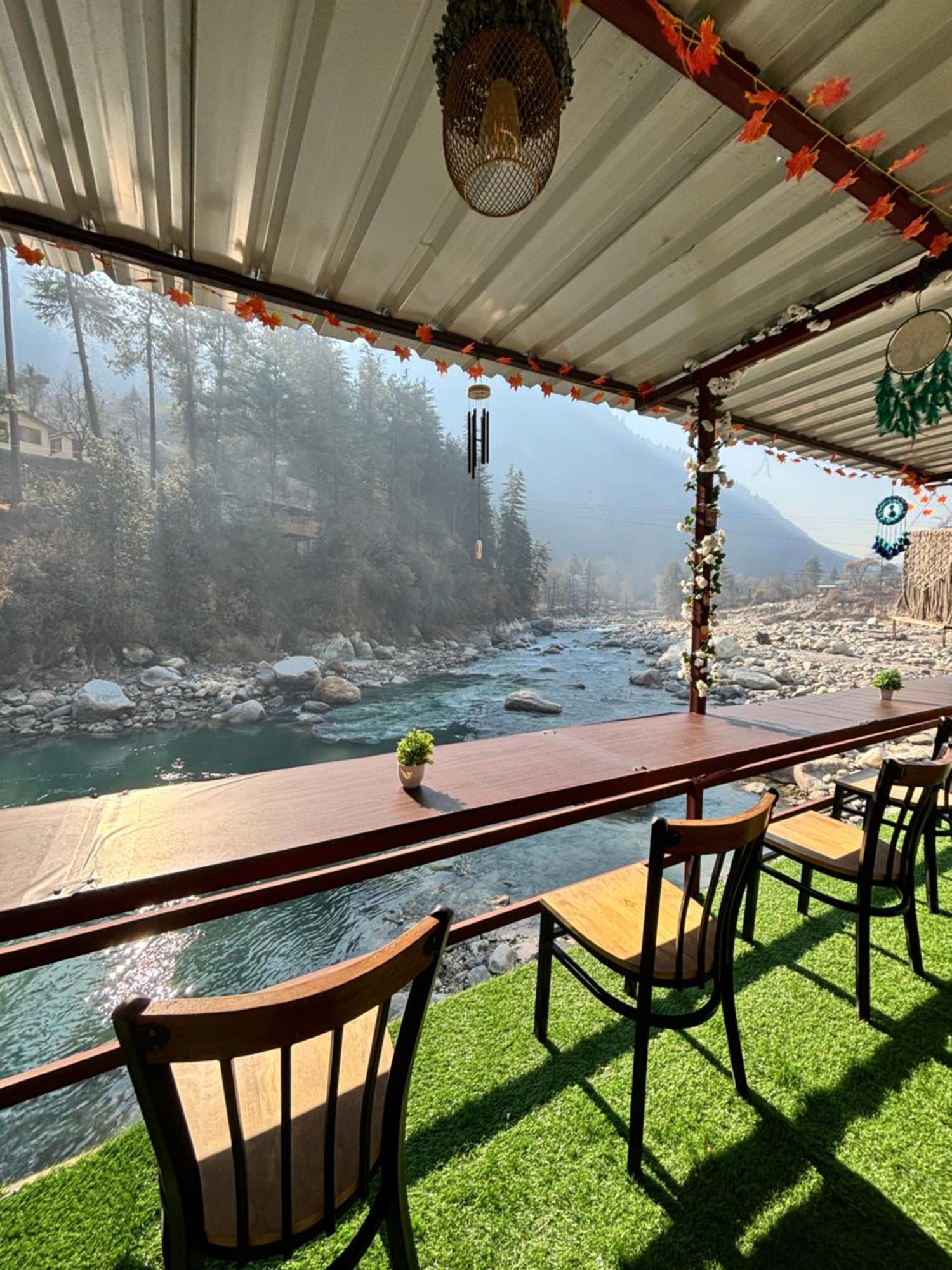 Hotel Adinova Kasol Bagian luar foto